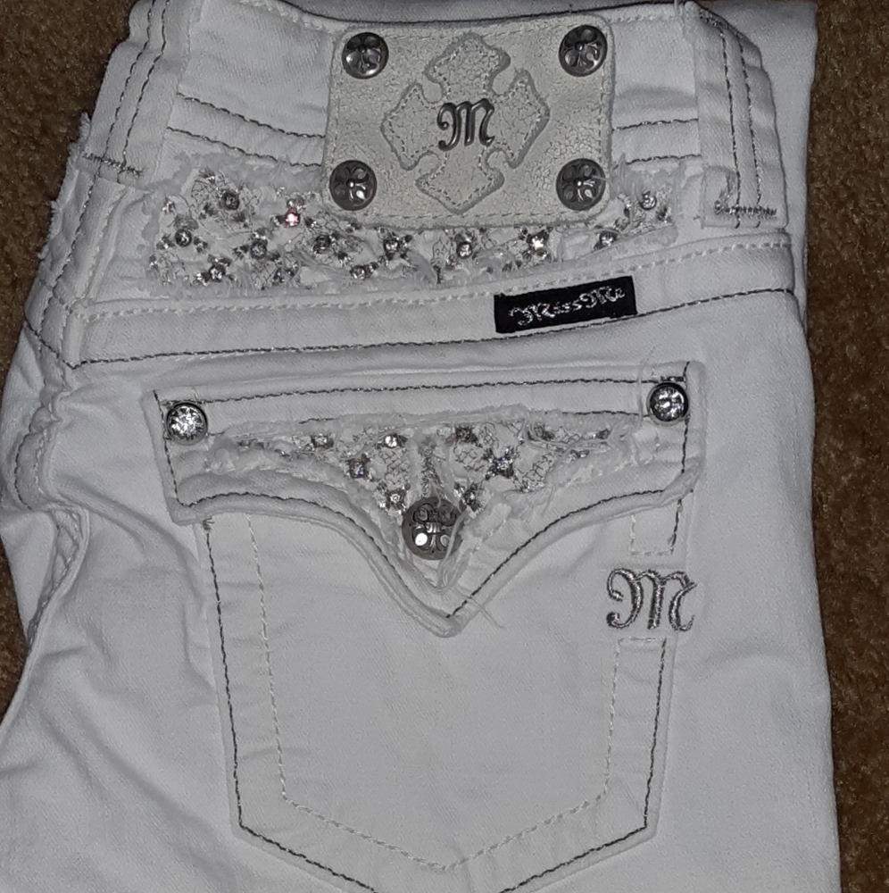 COPY - Miss me Jean's size 28 the length is 32